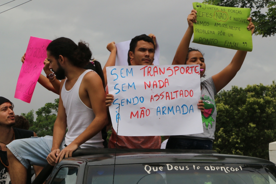 FORTALEZA, CE, BRASIL, 20-05-2019: Alunos do Instituto de Educa&ccedil;&atilde;o F&iacute;sica e Esporte da UFC, fazem manifesta&ccedil;&atilde;o, no Campus do Pici, por falta de seguran&ccedil;a. (Foto: Mauri Melo/O POVO).