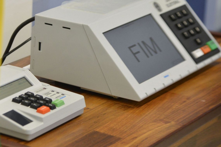 A biometria é uma tecnologia empregada pela Justiça Eleitoral que permite identificar o cidadão,no momento da votação.(foto: José Cruz/Agência Brasil)