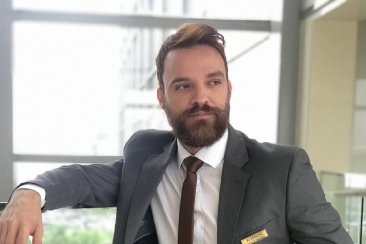 Alex Morenno irá interpretar vilão Robson em 