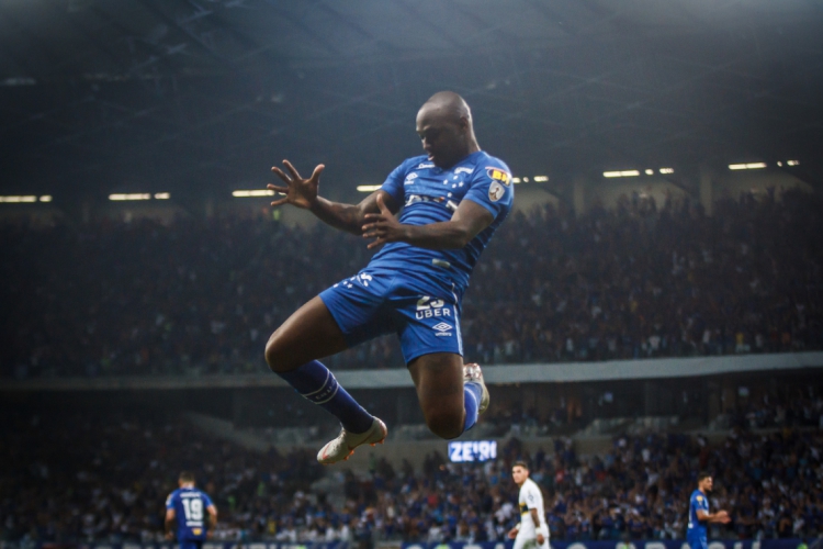 Sassá será o atacante do Cruzeiro contra o Fortaleza (foto: Vinnicius Silva/O POVO)