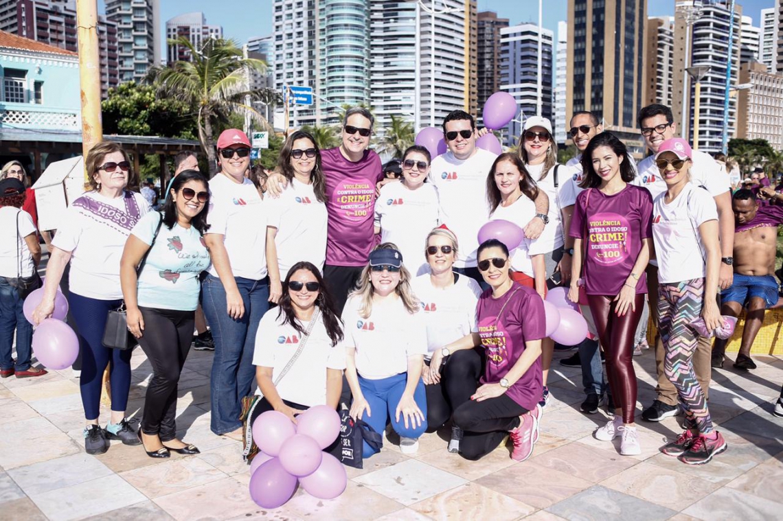 A concentra&ccedil;&atilde;o foi &agrave;s 7 horas da manh&atilde; e a caminhada seguiu at&eacute; a altura da Rua Osvaldo Cruz, na Aldeota