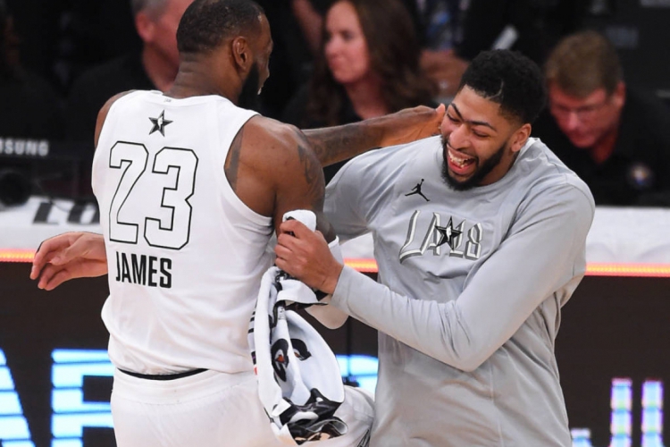 Davis se junta a LeBron no segundo time mais vitorioso da NBA (foto: Jayne Kamin-Oncea/AFP)
