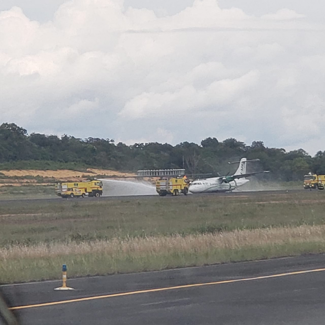 A aeronave seguia para Carauari, cidade do interior de Amazonas, mas teve que retornar ao aeroporto por conta de problemas técnicos