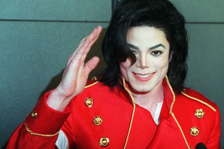 Michael Jackson morreu há dez anos