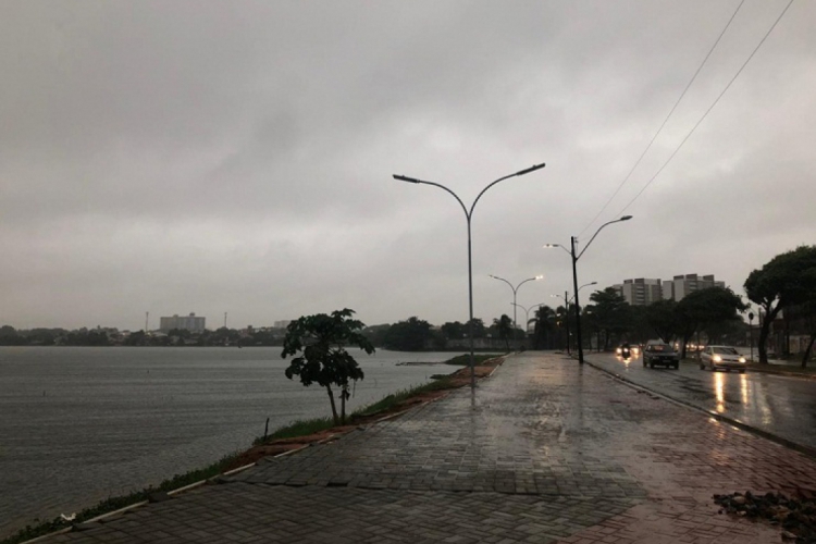 Choveu em 23 municípios na madrugada e manhã desta quarta-feira, 3. (foto: Isaac de Oliveira/O ...