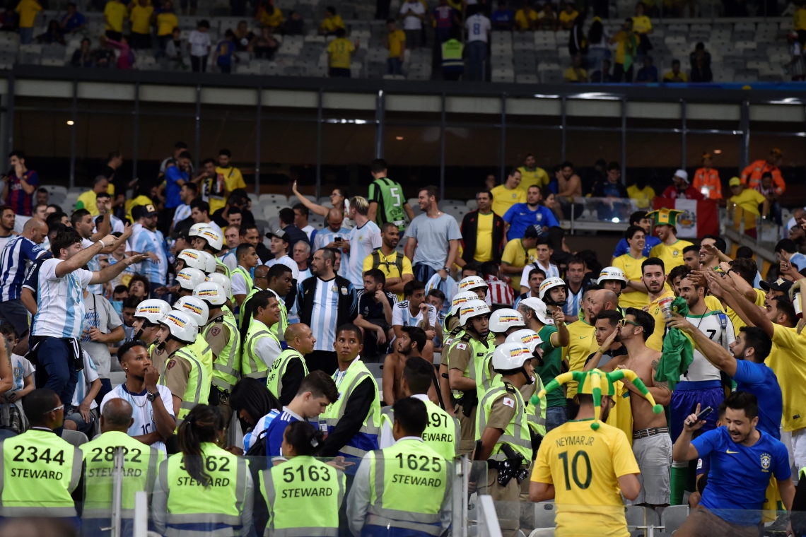 BRASIL x Argentina teve o maior público pagante do torneio até agora: 52.235
 (Foto: Douglas Magno / AFP)