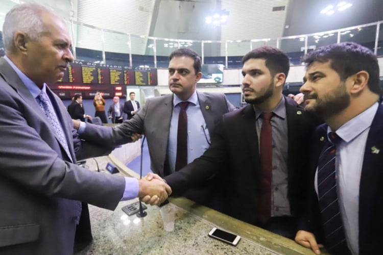 Nezinho chegou a perdoar Fernandes, mas não retirou a ação indenizató...