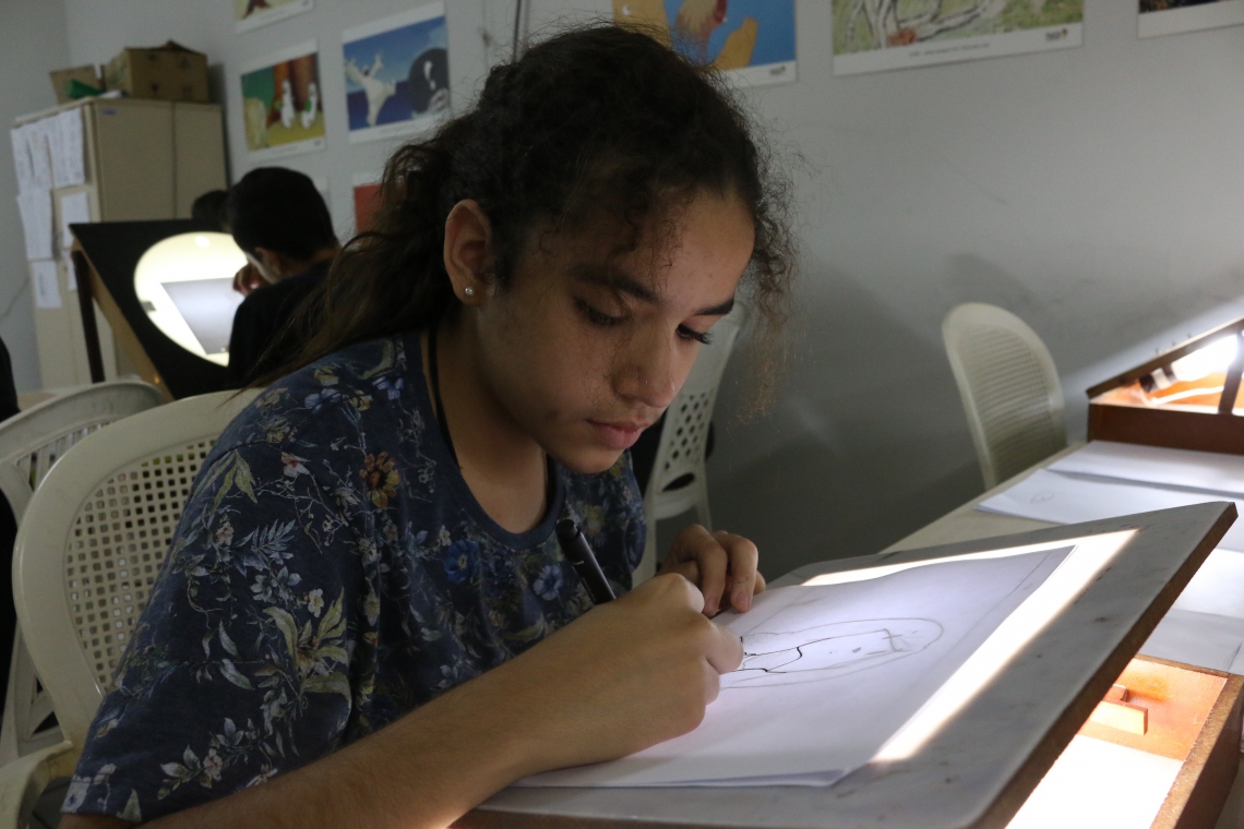 Jovens desenvolvem habilidades enquanto aprendem os processos do audiovisual
 (Foto: Deísa Garcêz/Especial para O POVO)