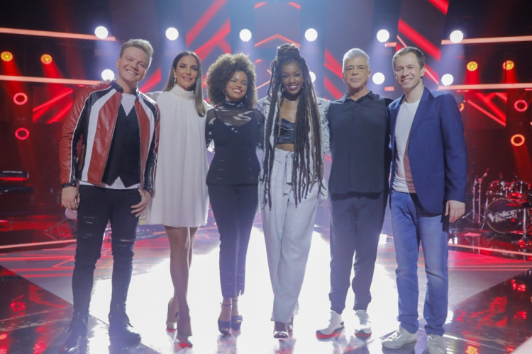 Técnicos e apresentadores da 8ª edição do The Voice Brasil(foto: Globo/ Victor Pollak)