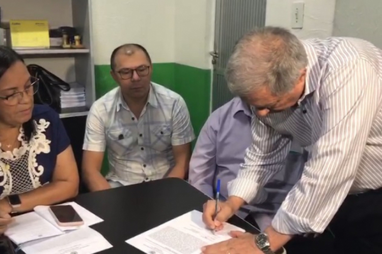 Artur Nery no dia em que assumia a Prefeitura de Uruburetama, ano passado(foto: Nut Pereira/Espec...