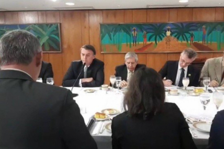 Bolsonaro recebeu correspondentes internacionais nesta manhã(foto: Reprodução/Facebook)