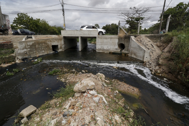 A passagem fica na rua Holanda, na Maraponga(foto: Alex Gomes/O POVO)
