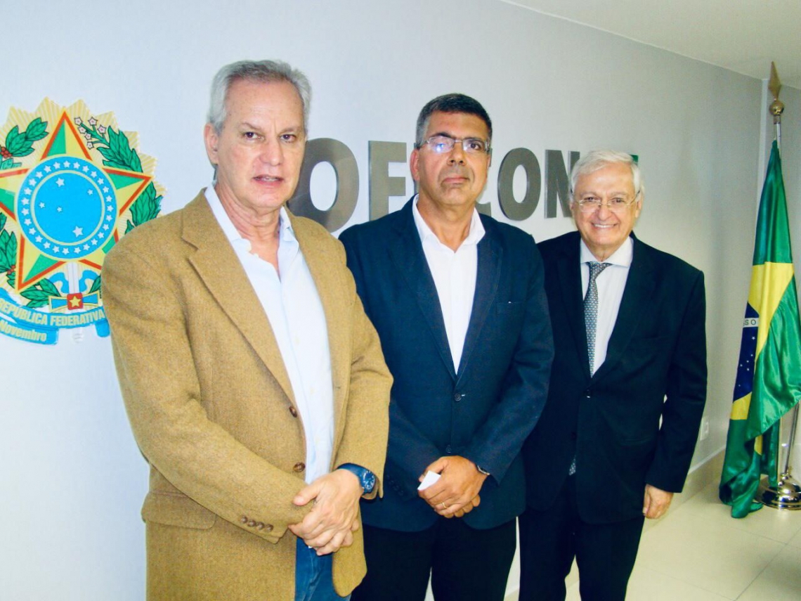 Em Brasília, o conselheiro do Cofecon, Lauro Chaves Neto, participou de debate sobre conjuntura econômica com os professores Carlos Antonio Luque, da USP; e Fernando Nogueira da Costa, da Unicamp