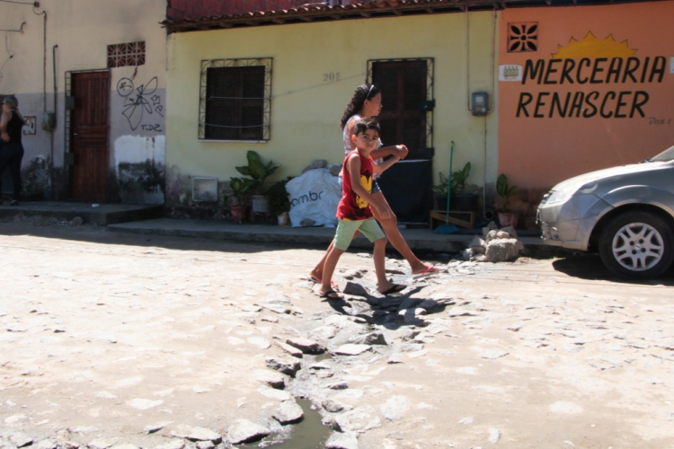 As obras na comunidade Jardim Violeta devem beneficiar 114 vias do Barroso, de acordo com a Secre...