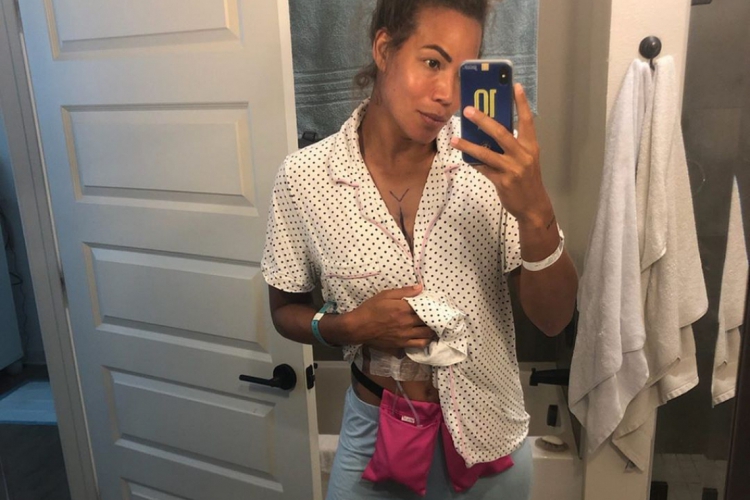 Toni Pressley divulgou no seu Instagram foros após a cirurgia para o tratamento do câncer de ma...