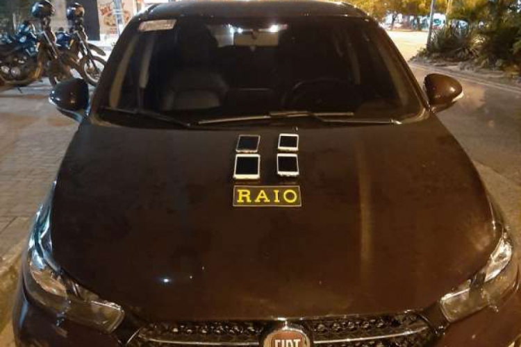 Além do carro, modelo Fiat Cronus, quatro celulares foram recuperados.(foto: Reprodução/SSPDS)