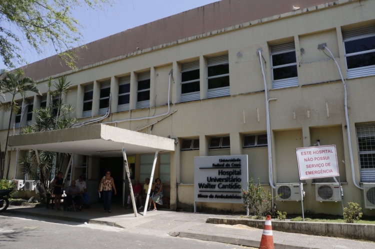 FORTALEZA, CE, BRASIL, 21-08-2019: Fachada do Hospital Universitário Walter Cantídio (HUWC), uma das unidades que realizam transplante de rim no Ceará. 