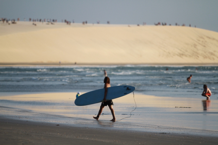 Por conta do clima favorável, litoral cearense é atraente para turistas durante o ano inteiro. ...