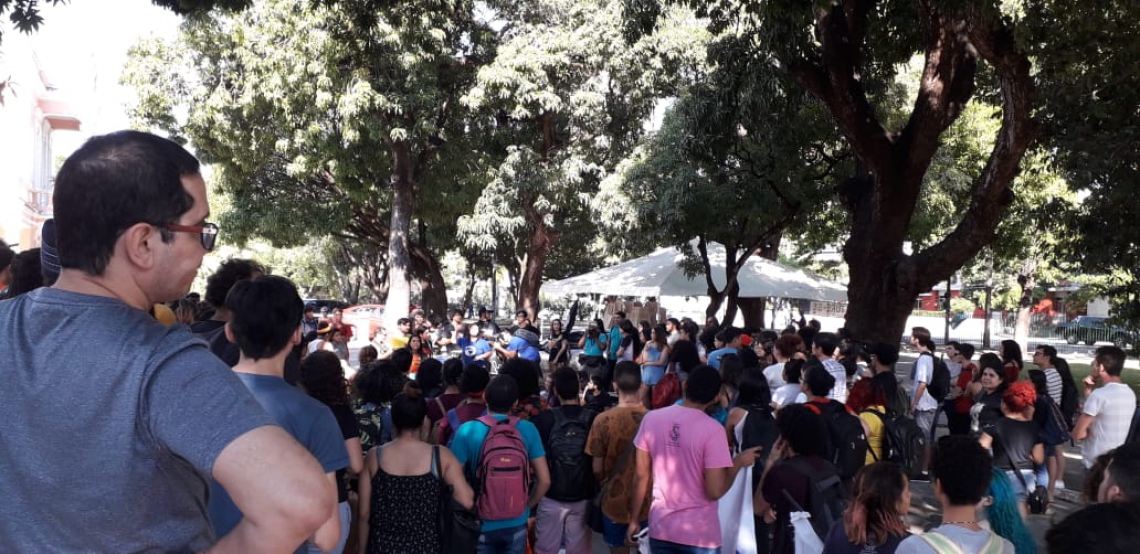 Estudantes fazem ato na UFC