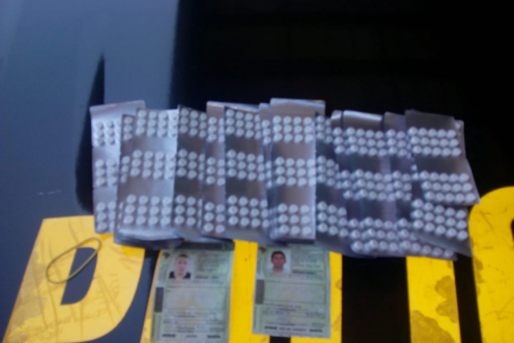 Ao todo, 750 comprimidos foram apreendidos (foto: Divulgação PRE)