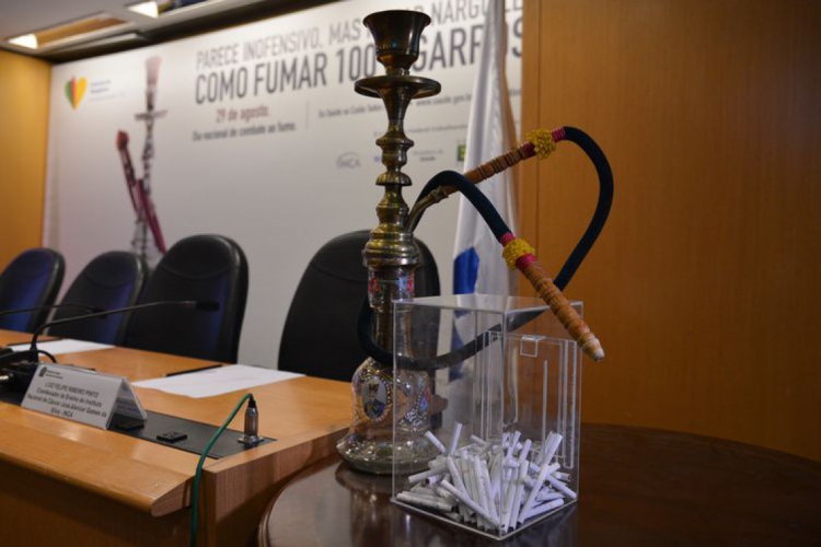 Apresentação de dados da Pesquisa Nacional de Saúde sobre o uso do narguilé, malefícios do c...