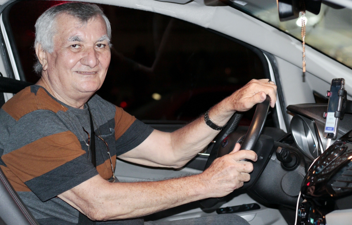 ￼JOSÉ ETEALDO foi gerente de supermercados por mais de 30 anos até se aposentar  (Foto:  Deísa Garcêz/Especial para O Povo)