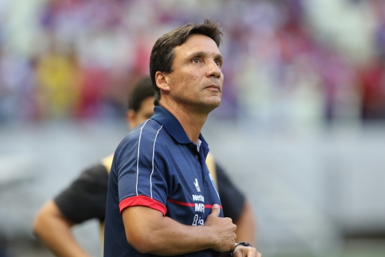 Z&eacute; Ricardo n&atilde;o resistiu &agrave; &uacute;ltima derrota (foto: Fabio Lima)