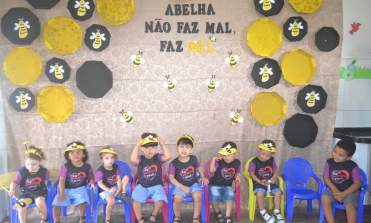 Alunos participam de atividades l&uacute;dicas e cient&iacute;ficas 