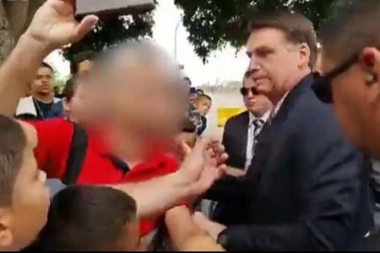 O comentário foi feito a um dos seguranças (foto: Reprodução/ Facebook)