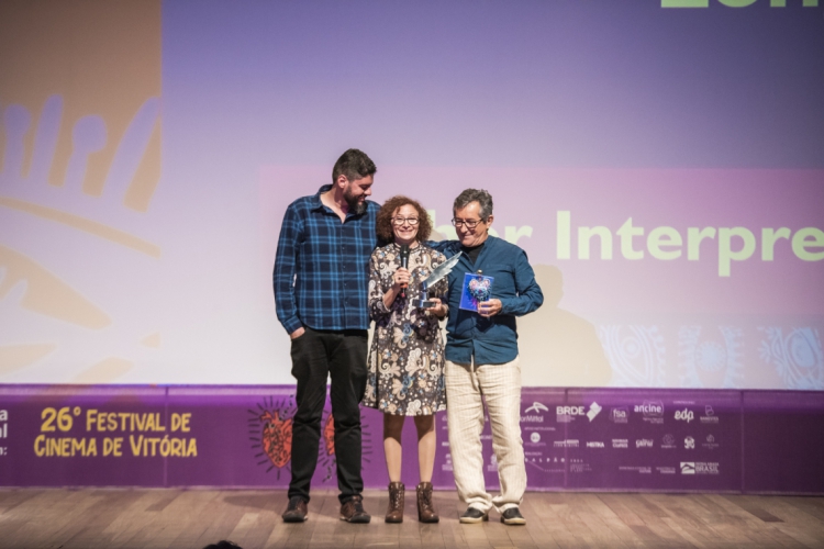 Atriz Marcélia Cartaxo levou o prêmio de melhor atriz por atuação em Pacarrete, do cearense A...