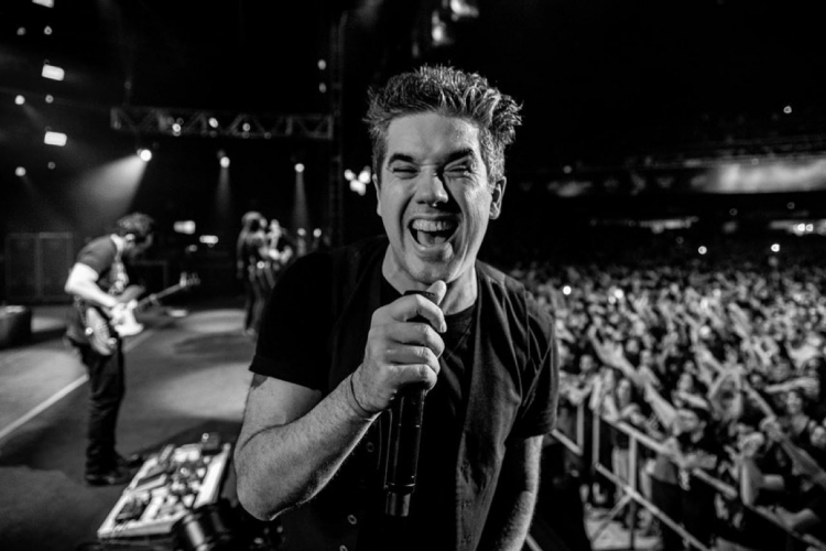 Rogério Flausino se apresentou no Rock In Rio do dia 29 de setembro, um domingo(foto: Reproduç...