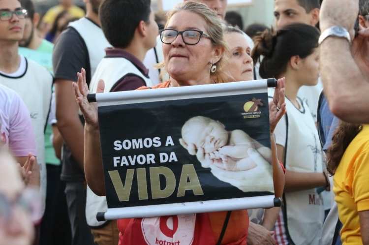 Marcha contra o aborto, em novembro de 2019, na Av. Beira mar.(Foto: Fabio Lima)