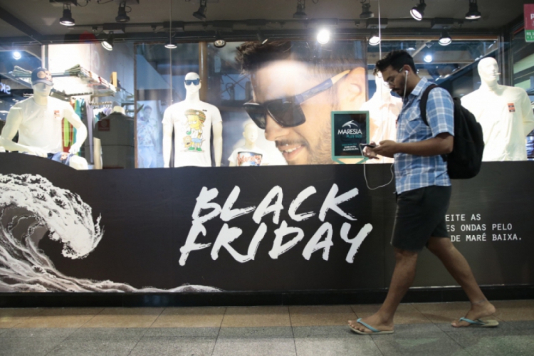 O dia, que neste ano será em 29 de novembro, tem promessas de promoção(foto: Gustavo Simão/O ...