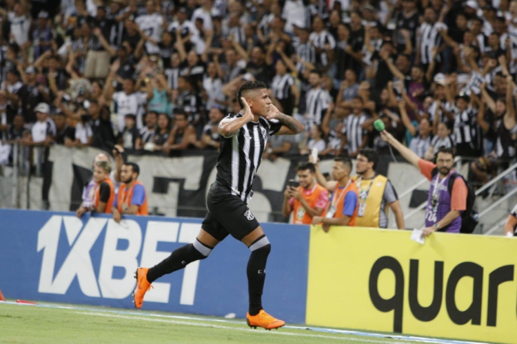 Bergson garantiu o triunfo alvinegro diante do Ava&iacute;(foto: (Foto: Fco Fontenele/O POVO))