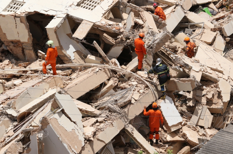 Prédio de 7 andares no Dionísio Torres desabou nesta terça-feira, 15