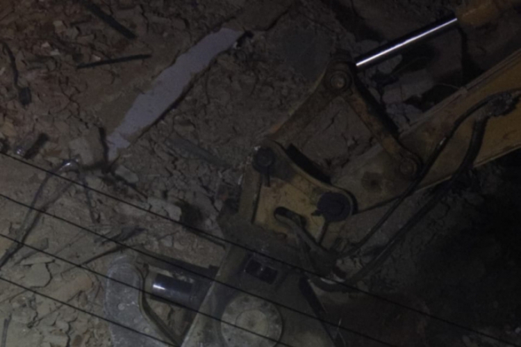 Buscas por v&iacute;timas do desabamento do Edif&iacute;cio Andrea j&aacute; passam das 80 horas(...