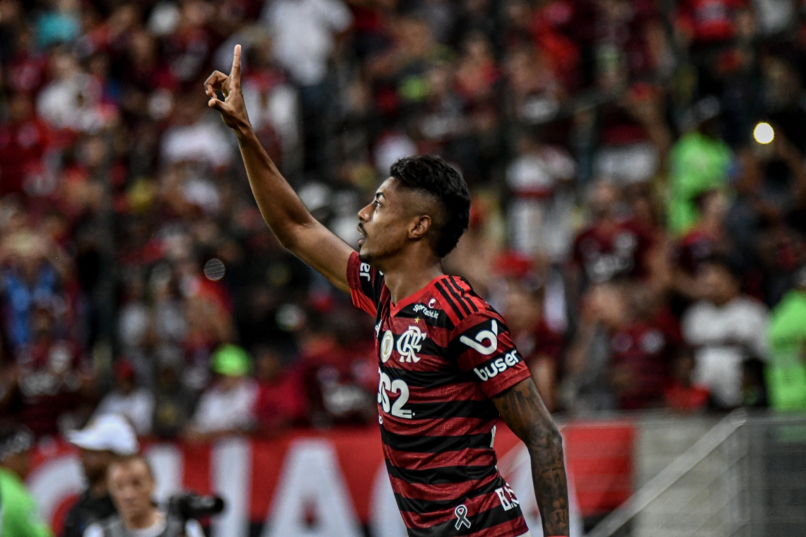 Partida entre as equipes de Flamengo x Fluminene, válida pela 27ª rodada do Campeonato Brasileiro 2019, realizado no estádio do Maracanâ no Rio de Janeiro, neste domingo(20). (Foto: Nayra Halm/AE)