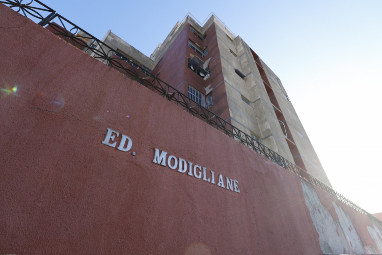 Edif&iacute;cio Modigliane apresenta falhas estruturais e moradores temem que o desabamento do pr...