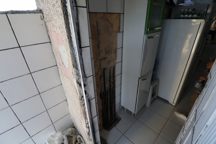 Edificio Modigliane: falhas estruturais nas colunas do pr&eacute;dio (foto: ALEX GOMES/Especial p...