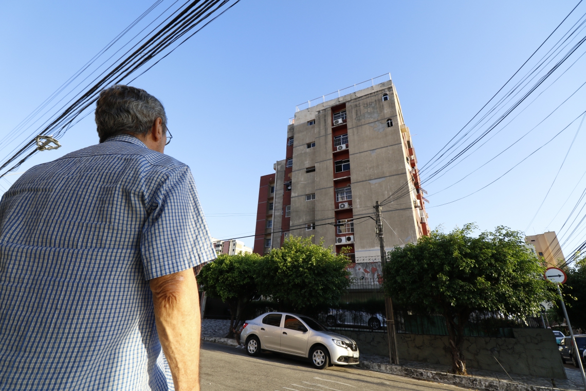 Edifício Modigliane apresenta falhas estruturais e moradores temem que o desabamento do prédio (Foto: ALEX GOMES/Especial para O POVO)