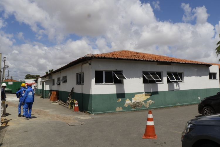 Fachada do hospital Frotinha de Messejana antes da reforma da Prefeitura (Foto: Mauri Melo/O POVO)