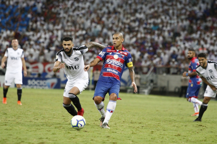 FORTALEZA, CE, BRASIL - 10.11.19 Fortaleza e Cear&aacute; se enfrentam no Est&aacute;dio Arena Ca...