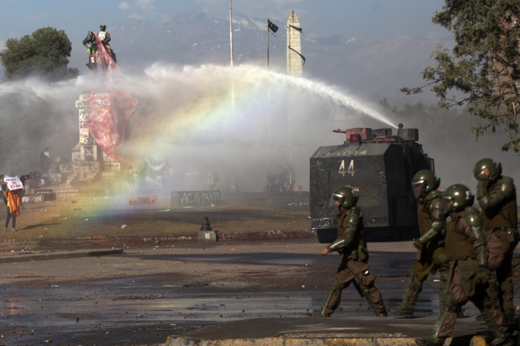 Depois da 23&ordf; morte, o Samu chileno divulgou um comunicado, afirmando que a pol&iacute;cia c...