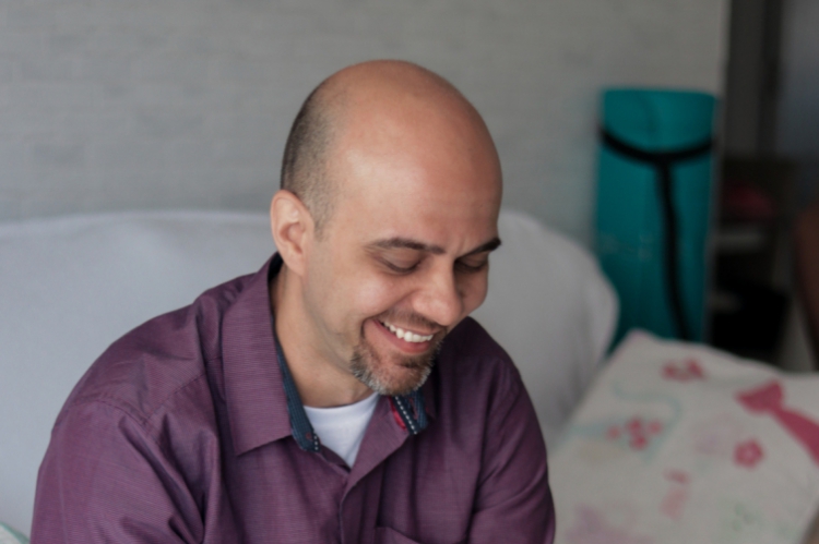 Daniel Vieira, 37, economiza cerca de três horas por semana fazendo as compras online (Foto: Pri...