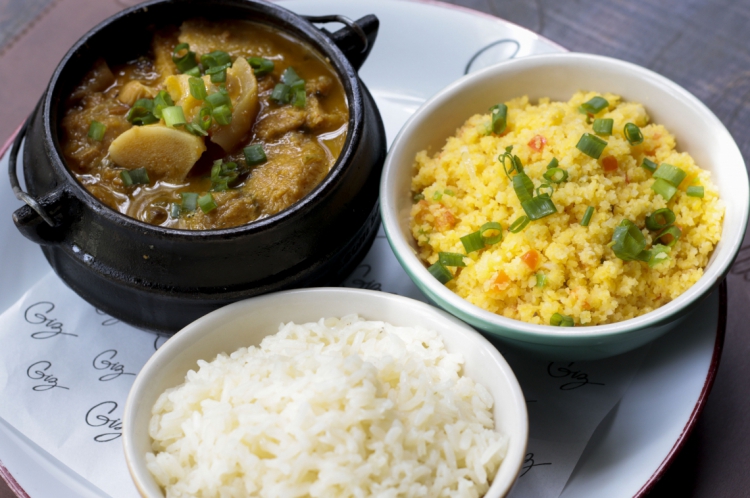 Panelada legítima com tripa, bucho e mocotó. Acompanha arroz branco e farofa de cuscuz 