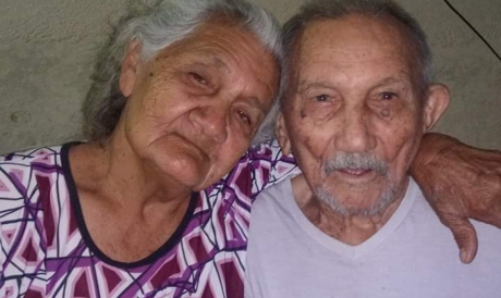 Manoel,  de 92 anos, e Alzira, de 89 anos, completaram 74 anos de casados em novembro deste ano 