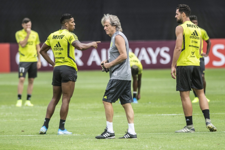 T&eacute;cnico Jorge Jesus conduz sess&atilde;o de treinos do Flamengo(foto: ERNESTO BENAVIDES / ...