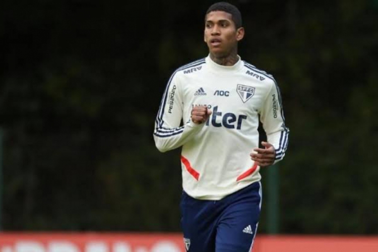 Contratado por R$ 13 milhões, o atacante Raniel terá nova chance para assumir a titularidade (f...