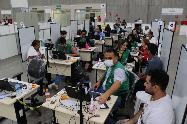 FORTALEZA, CE, BRASIL, 23-11-2019: Cadastramento Biom&eacute;trico no Centro de Eventos,  no bair...