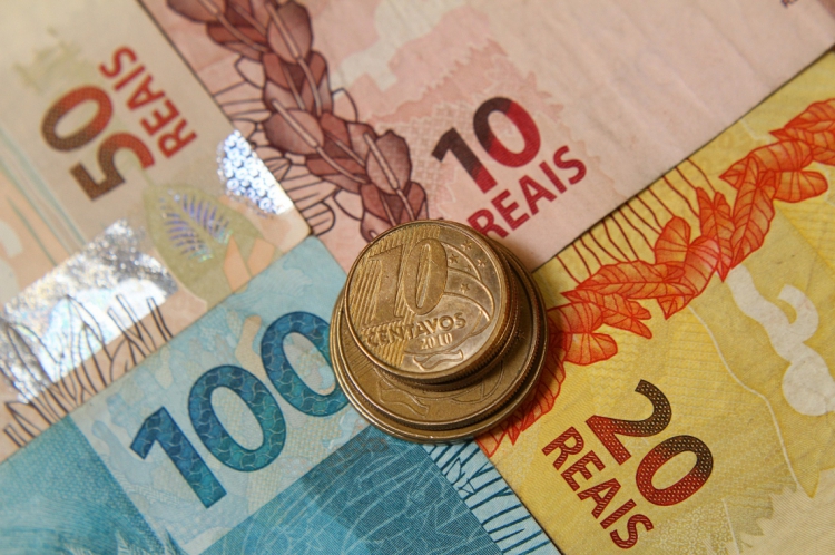 Governo elevou o valor do salário mínimo para R$ 1.039 em janeiro de 2020